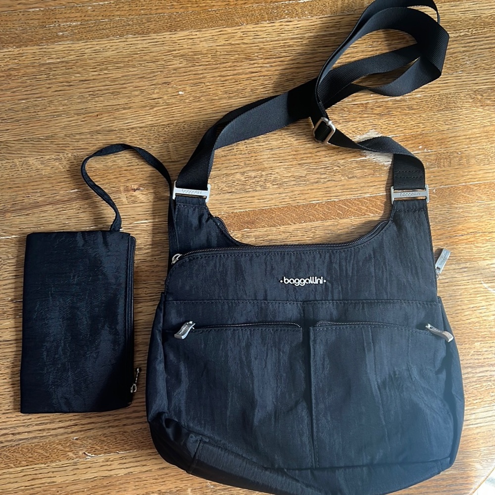 Baggallini crossbody bag